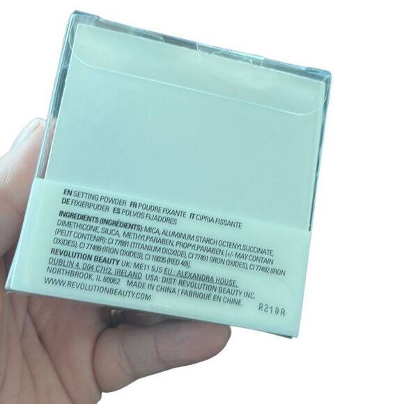 Makeup Revolution Conceal & Fix Setting‎ Powder - Picture 2 of 2